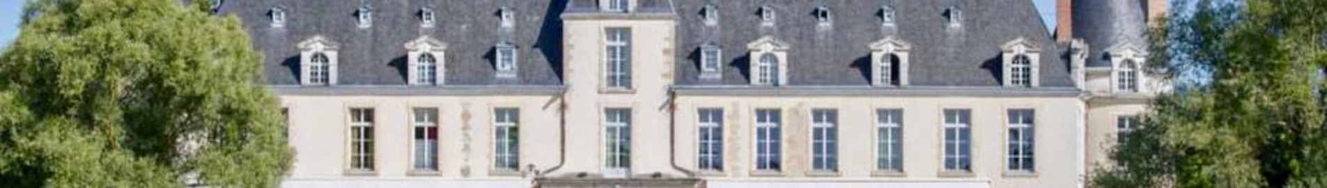 Hyr en helikopter för Château D’Augerville nära Fontainebleau