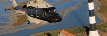 Hélicoptères dans les montagnes enneigées - location jet privé.