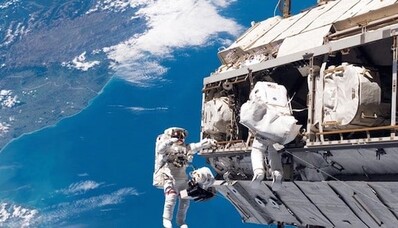 Flyg över jorden direkt från rymdstationen ISS