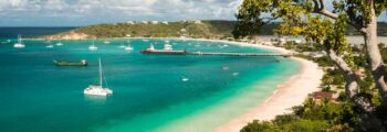 location de jet privé vers Anguilla, plage turquoise.