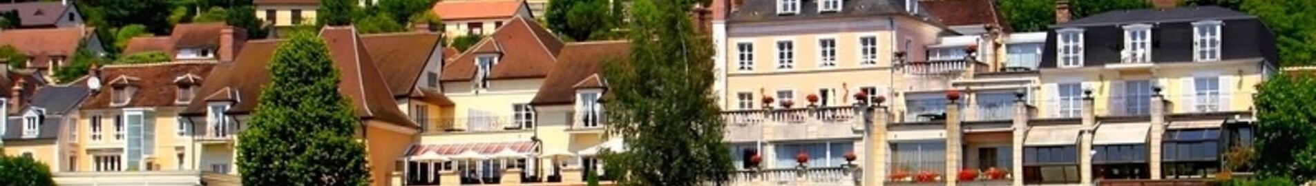 Hyr en helikopter för La Côte Saint-Jacques i Joigny