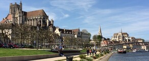 Auxerre Filialer: privatjetuthyrning 
