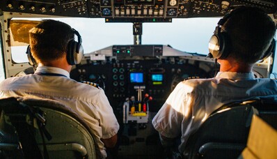 Hur blir jag en privat jetpilot?