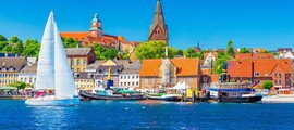Hohn: hyra av privatjet 
