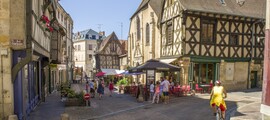 Rennes Saint-Jacques: privatjetuthyrning