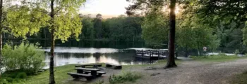 Châteauroux – Vue aérienne des champs et verdure.