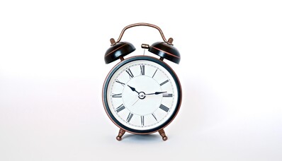 Hur hanterar man jetlag inom affärsflyget, hur beräknar man UTC-tid och hur begränsar man jetlag?