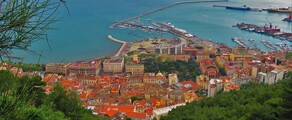 Salerno : privatjetuthyrning