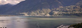location de jet privé devant le Duomo majestueux
