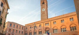 Pisa : privat jetuthyrning