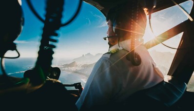 Allt du behöver veta om att bli helikopterpilot: utbildning, lön, karriärmöjligheter ..