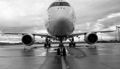 Ett framgångsrikt företagsseminarium: varför välja en privatjet eller helikopter?